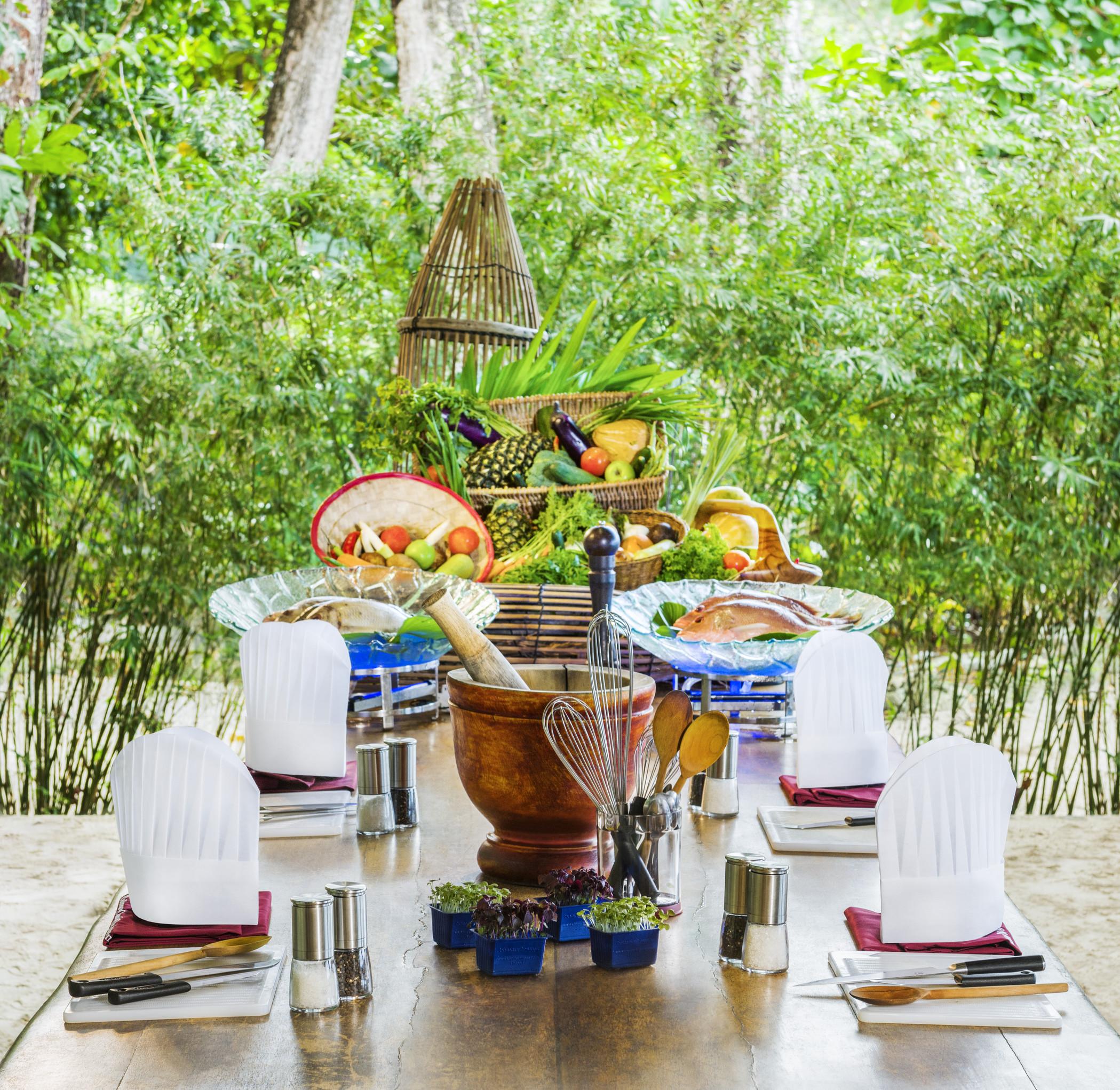 The Andaman, A Luxury Collection Resort, Langkawi Zewnętrze zdjęcie A Thai buffet